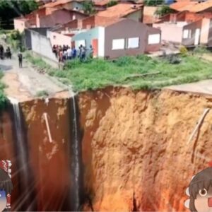 【2025年】『深さ70ｍ幅600ｍの巨大穴が空く町』ブラジルで巨大シンクホール続出 緊急事態宣言が出される危機に【ゆっくり解説